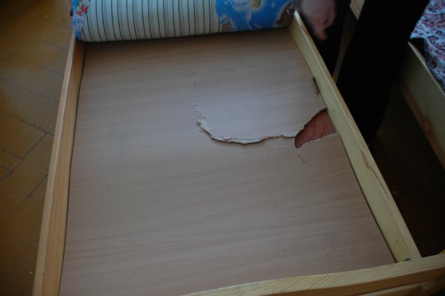 �������4